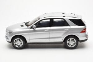 Mercedes M-Class W166 Iridium Sidabras Metalinis Minichamps 1:18 B66960064 Metalas - nuotrauka 4 iš 8