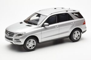 Mercedes M-Class W166 Iridium Sidabras Metalinis Minichamps 1:18
