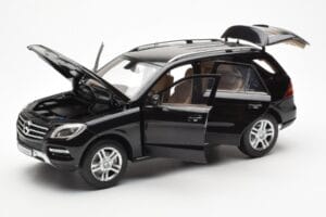 Mercedes M-Class W166 Obsidian Juodas Metalinis Minichamps 1:18 B66960063 Metalas - nuotrauka 2 iš 8