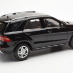 Mercedes M-Class W166 Obsidian Juodas Metalinis Minichamps 1:18 - image 3 of 8
