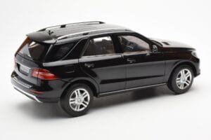 Mercedes M-Class W166 Obsidian Juodas Metalinis Minichamps 1:18 B66960063 Metalas - nuotrauka 3 iš 8
