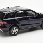 Mercedes M-Class W166 Tansanite Mėlynas Metalinis Minichamps 1:18 - image 3 of 8