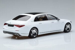 Mercedes Maybach S600 W222 V12 Biturbo Diamond Baltas Almost Real 1:18 820116 Metalas - nuotrauka 3 iš 11