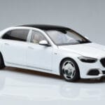 Mercedes Maybach S600 W222 V12 Biturbo Diamond Baltas Almost Real 1:18 - image 6 of 11