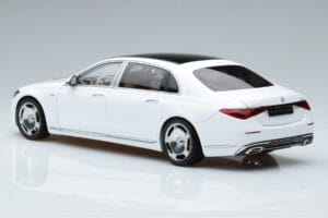 Mercedes Maybach S600 W222 V12 Biturbo Diamond Baltas Almost Real 1:18 820116 Metalas - nuotrauka 7 iš 11