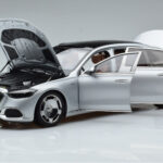 Mercedes Maybach S600 W222 V12 Biturbo Hightech Sidabrinis Almost Real 1:18 - image 2 of 12
