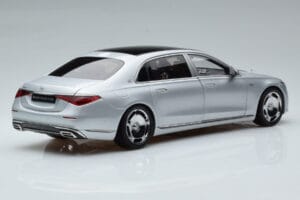 Mercedes Maybach S600 W222 V12 Biturbo Hightech Sidabrinis Almost Real 1:18 820118 Metalas - nuotrauka 3 iš 12