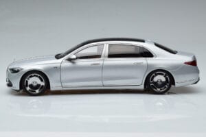 Mercedes Maybach S600 W222 V12 Biturbo Hightech Sidabrinis Almost Real 1:18 820118 Metalas - nuotrauka 5 iš 12