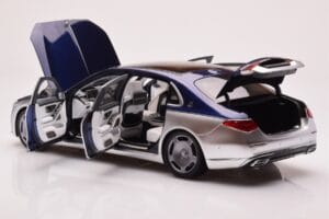 Mercedes Maybach S680 W223 Nautical Mėlynas Cirrus Sidabrinis Almost Real 1:18 820125 Metalas - nuotrauka 5 iš 8