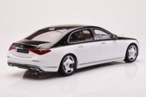 Mercedes Maybach S680 W223 Obsidian Juodas Diamond Baltas Almost Real 1:18 820121 Metalas - nuotrauka 3 iš 7
