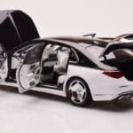 Mercedes Maybach S680 W223 Obsidian Juodas Diamond Baltas Almost Real 1:18 - image 4 of 7
