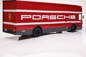 Mercedes O317 Porsche Transporter Raudonas CMR 1:18 CMR149 Metalas - nuotrauka 2 iš 12