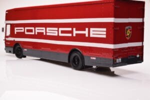 Mercedes O317 Porsche Transporter Raudonas CMR 1:18 CMR149 Metalas - nuotrauka 3 iš 12