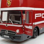 Mercedes O317 Porsche Transporter Raudonas CMR 1:18 - image 4 of 12