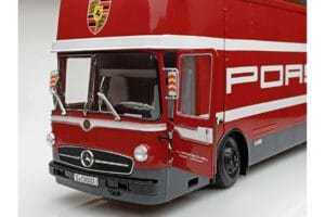 Mercedes O317 Porsche Transporter Raudonas CMR 1:18 CMR149 Metalas - nuotrauka 4 iš 12