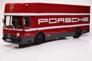 Mercedes O317 Porsche Transporter Raudonas CMR 1:18