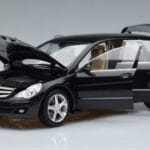 Mercedes R-Class W251 Obsidian Juodas Minichamps 1:18 B66962325 Metalas - image 2 of 7