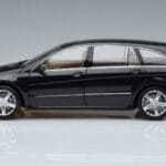 Mercedes R-Class W251 Obsidian Juodas Minichamps 1:18 B66962325 Metalas - image 4 of 7
