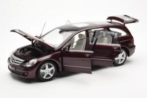 Mercedes R-Class W251 Raudonas Metallic Minichamps 1:18 150034602 Metalas - nuotrauka 2 iš 8