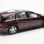 Mercedes R-Class W251 Raudonas Metallic Minichamps 1:18 - image 3 of 8