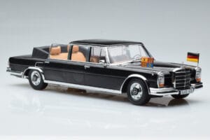 Mercedes 600 Pullman W100 Landaulet Queen Elizabeth II KK-Scale 1:18 KKDC181185 Metalas - nuotrauka 4 iš 6
