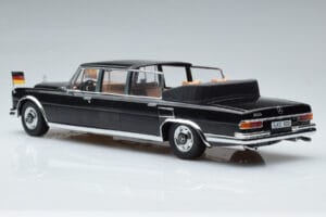 Mercedes 600 Pullman W100 Landaulet Queen Elizabeth II KK-Scale 1:18 KKDC181185 Metalas - nuotrauka 5 iš 6