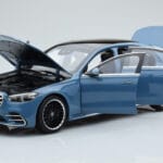 Mercedes S-Class W223 Vintage Mėlynas Norev 1:18 - image 2 of 7