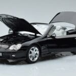 Mercedes SL500 R230 Juodas Norev 1:18 183840 Metalas - image 2 of 8