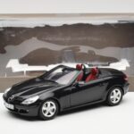 Mercedes SLK R171 Obsidian Juodas Metallic Minichamps 1:18 - image 9 of 9