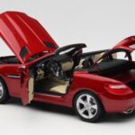 Mercedes SLK R172 Designo Zircon Raudonas Minichamps 1:18 - image 5 of 8