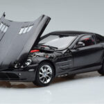 Mercedes SLR McLaren Juodas CMC 1:18 - image 2 of 10