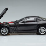 Mercedes SLR McLaren Juodas CMC 1:18 - image 4 of 10