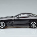 Mercedes SLR McLaren Juodas CMC 1:18 - image 5 of 10