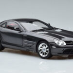 Mercedes SLR McLaren Juodas CMC 1:18 - image 6 of 10