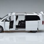 Mercedes V-Class W447 V260L Baltas Mercedes 1:18 QALCN89911149 Metalas - image 5 of 8