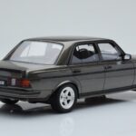 Mercedes W123 AMG 280 Pilkas Otto 1:18 - image 2 of 6