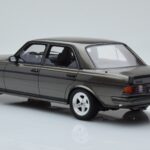 Mercedes W123 AMG 280 Pilkas Otto 1:18 - image 5 of 6