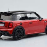 Mini Cooper S JCW F56 Raudonas Otto 1:18 - image 2 of 6