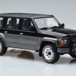 Nissan Patrol GR Y60 Pilkas Otto 1:18 - image 4 of 6
