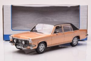 Opel Diplomat B Smėlio Metalinis MCG 1:18 MCG18335 Metalas - nuotrauka 6 iš 6