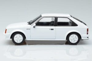 Opel Kadett D GTE Baltas MCG 1:18 MCG18268 Metalas - nuotrauka 3 iš 6