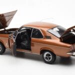 Opel Manta A Bronzinis Metallic Norev 1:18 - image 5 of 8