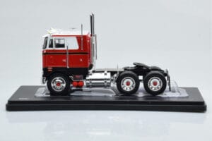 Peterbilt 352 Pacemaker Raudonas Baltas IXO 1:43 TR097 Metalas - nuotrauka 2 iš 4