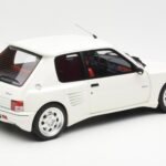 Peugeot 205 Dimma Baltas Otto 1:18 - image 2 of 6