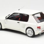 Peugeot 205 Dimma Baltas Otto 1:18 - image 5 of 6
