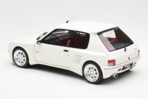 Peugeot 205 Dimma Baltas Otto 1:18 OT681 Derva - nuotrauka 5 iš 6