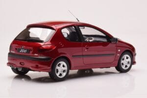 Peugeot 206 S16 Raudonas Otto 1:18 OT1039 Derva - nuotrauka 2 iš 6