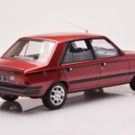 Peugeot 305 GTX Raudonas Plaisir Otto 1:18 - image 2 of 6