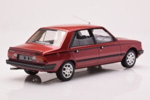 Peugeot 305 GTX Raudonas Plaisir Otto 1:18 OT1032 Derva - nuotrauka 2 iš 6