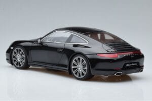 Porsche 911 991 Carrera 4 Black Edition GT Spirit 1:18 GT114 Derva - nuotrauka 5 iš 6